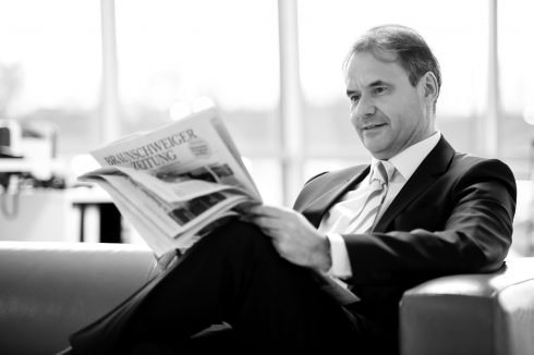 Ulrich Markurth liest Braunschweiger Zeitung