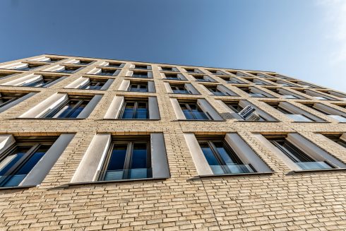 Wohnhaus mit französischen Balkonen