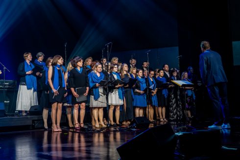 Der Chor wartet auf seinen Einsatz